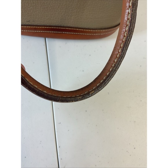 Dooney & Bourke Norfolk Satchel Crossbody Bag All Weather Leather Taupe Tan VTG - Picture 4 of 15